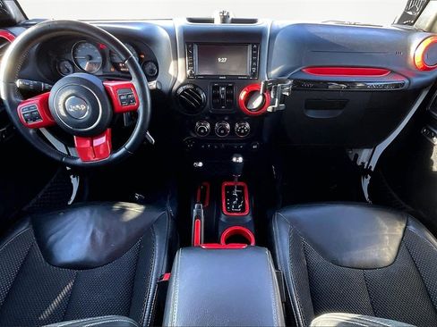 Used 2016 Jeep Wrangler Unlimited Sahara image 16