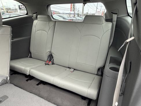 Used 2015 Chevrolet Traverse LT image 13