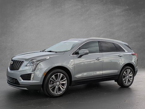 Certified 2024 Cadillac XT5 Premium Luxury FWD image 2