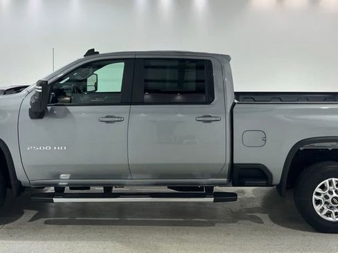 Used 2025 Chevrolet Silverado 2500 LT w/ Convenience Package AWD/4WD image 2