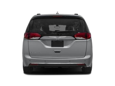 Used 2018 Chrysler Pacifica Touring Plus w/ Tire & Wheel Group image 7