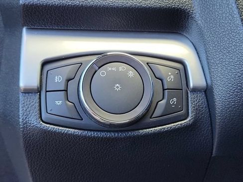 Used 2017 Ford Explorer XLT FWD image 15