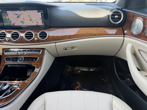Used 2019 Mercedes-Benz E 450 4MATIC Wagon image 17