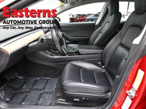 Used 2019 Tesla Model 3 Standard Range image 14