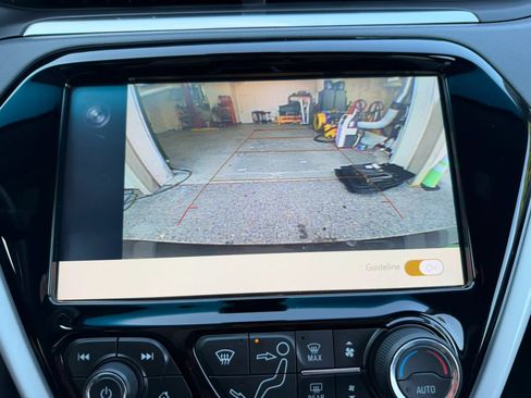 Used 2018 Chevrolet Bolt LT FWD image 28