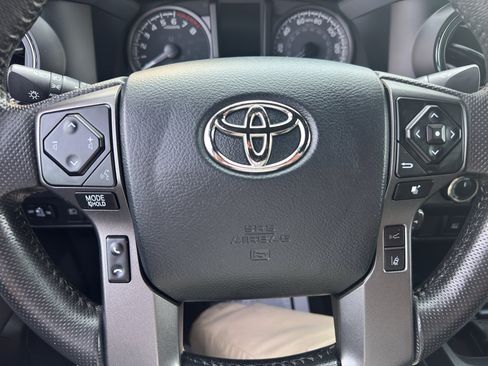 Used 2023 Toyota Tacoma TRD Sport AWD/4WD image 17