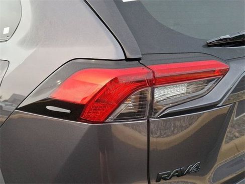 Certified 2022 Toyota RAV4 XLE w/ Convenience Package AWD/4WD image 15