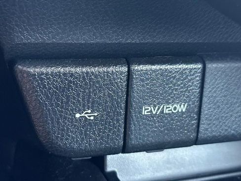 Used 2023 Toyota Camry SE image 31