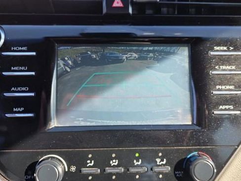 Used 2019 Toyota Camry LE image 22