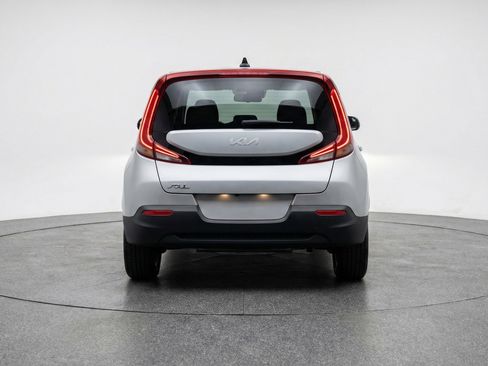 Used 2025 Kia Soul LX w/ LX Technology Package image 7