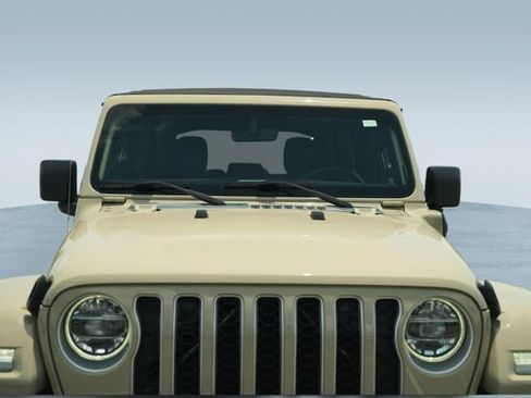 Used 2022 Jeep Wrangler Unlimited Sahara AWD/4WD image 43