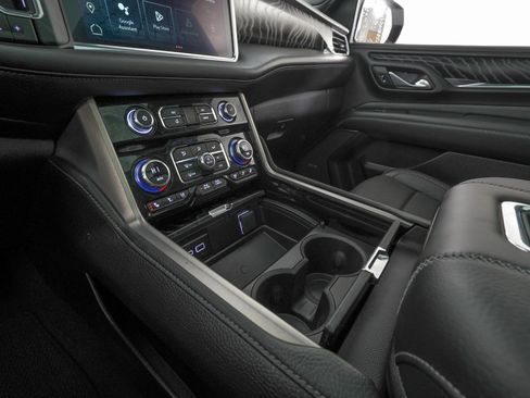 Used 2023 GMC Yukon Denali image 24