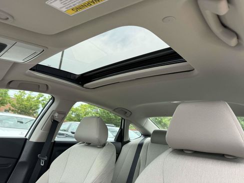 Certified 2025 Honda Accord SE image 3