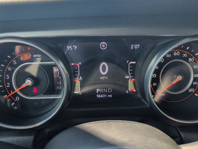 Used 2018 Jeep Wrangler Unlimited Sahara AWD/4WD image 17