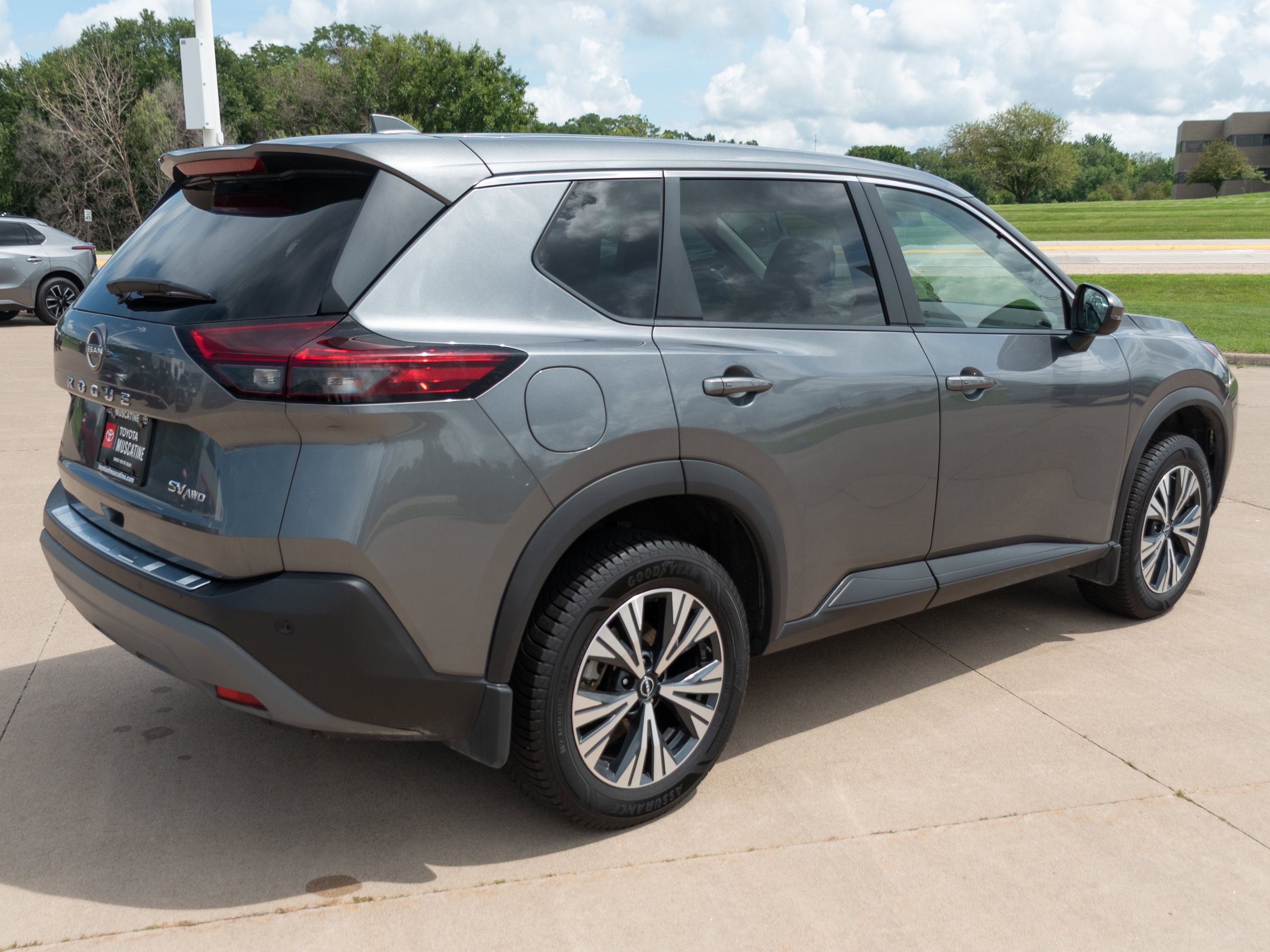 Used 2022 Nissan Rogue SV AWD/4WD image 20