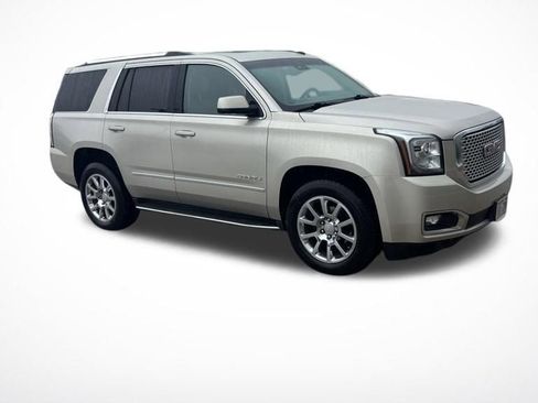 Used 2015 GMC Yukon Denali w/ Touring Package image 3