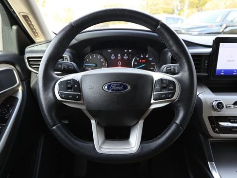 Used 2023 Ford Explorer XLT w/ Equipment Group 202A image 11