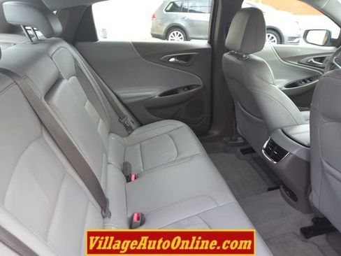 Used 2017 Chevrolet Malibu LT w/ Leather Package image 32
