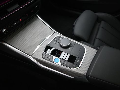 Used 2025 BMW i4 eDrive40 image 20