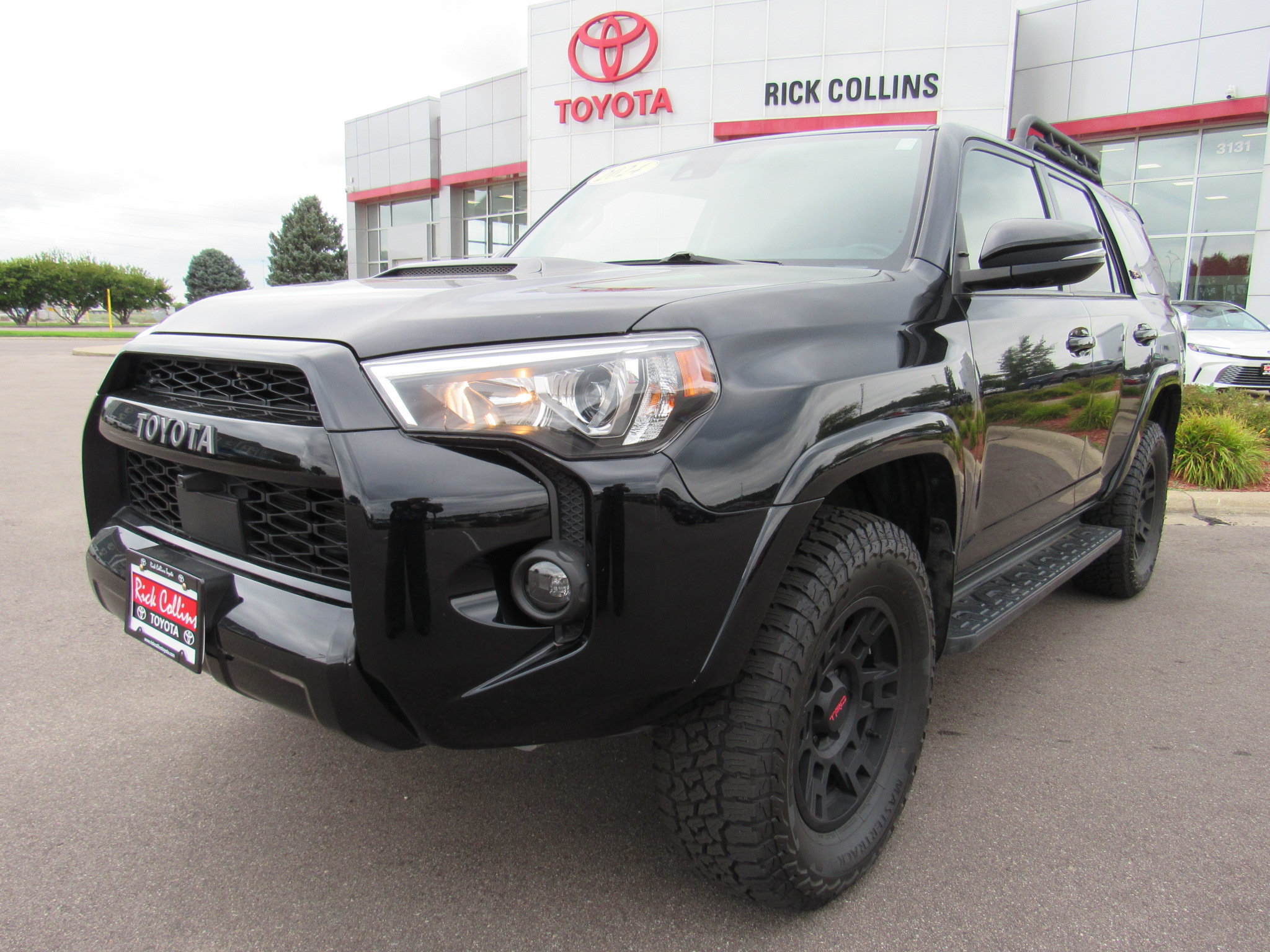 Used 2024 Toyota 4Runner TRD Pro AWD/4WD image 2