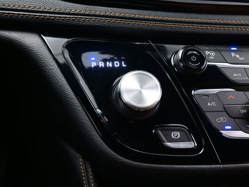 Used 2022 Chrysler Pacifica Pinnacle FWD image 23