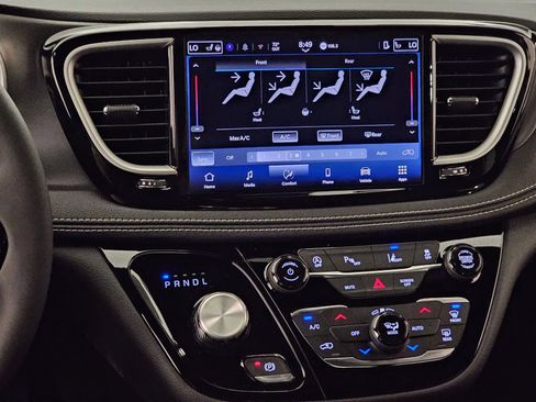 New 2026 Chrysler Pacifica Select w/ S Appearance Package FWD image 17