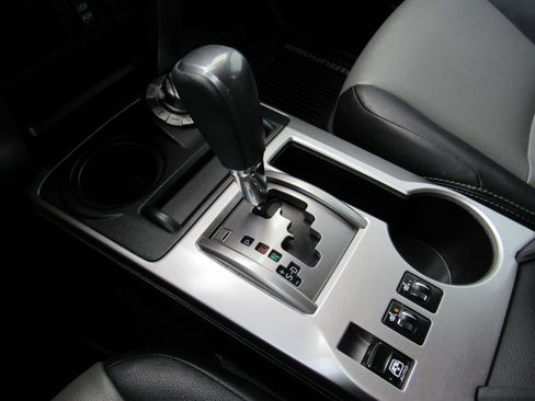 Used 2018 Toyota 4Runner SR5 Premium image 29