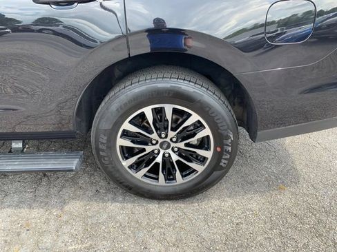 Certified 2025 Ford Expedition Platinum AWD/4WD image 37