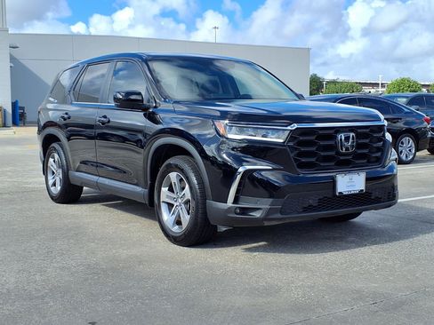 Certified 2025 Honda Pilot EX-L image 2