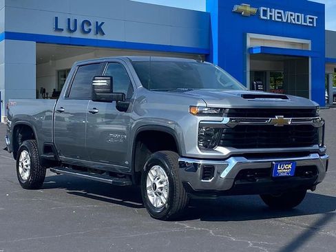 Used 2024 Chevrolet Silverado 2500 LT image 1