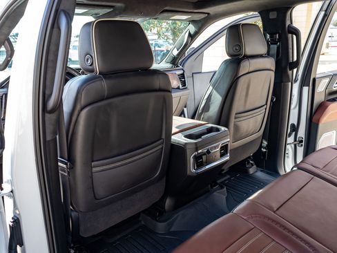 Used 2024 GMC Sierra 2500 Denali Ultimate image 31