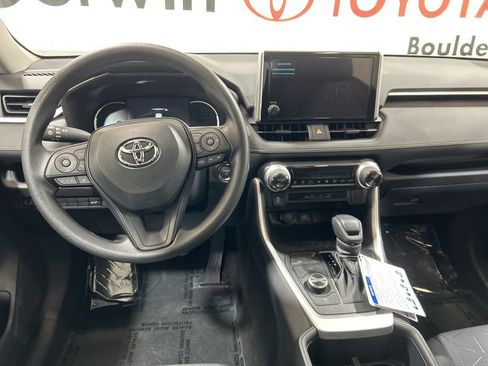 Used 2025 Toyota RAV4 XLE image 23