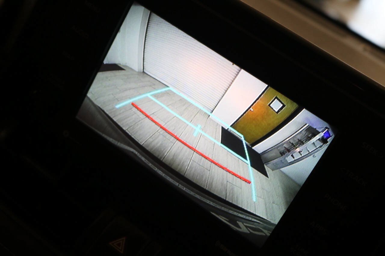 Used 2020 Toyota RAV4 LE w/ Carpet Mat Package AWD/4WD image 27