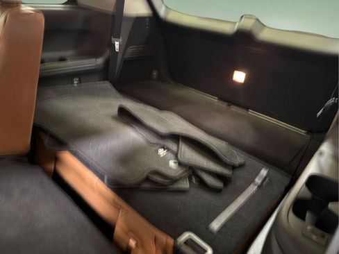 Used 2025 INFINITI QX60 Sensory w/ Vision Package AWD/4WD image 9