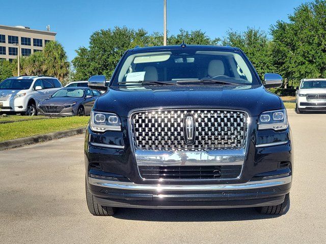 Used 2024 Lincoln Navigator Black Label AWD/4WD image 2
