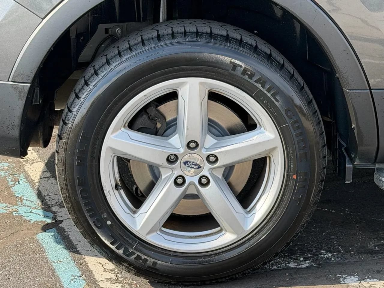 Used 2017 Ford Explorer XLT AWD/4WD image 32
