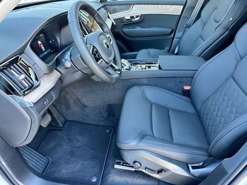 New 2026 Volvo XC90 B5 Core image 6
