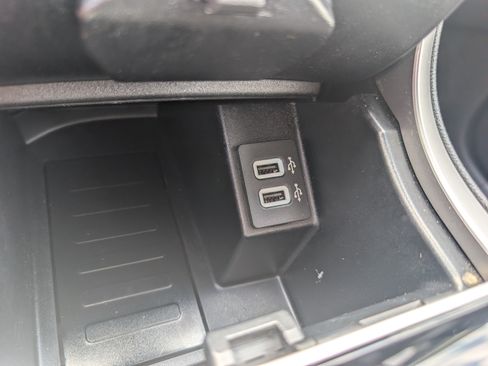 Used 2019 Ford Edge SEL w/ Equipment Group 201A AWD/4WD image 25