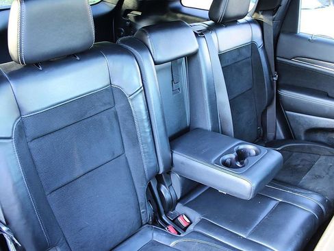 Used 2015 Jeep Grand Cherokee SRT w/ Luxury Group II AWD/4WD image 21
