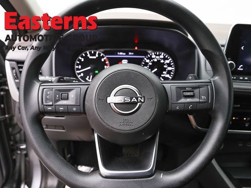 Used 2023 Nissan Rogue S AWD/4WD image 10