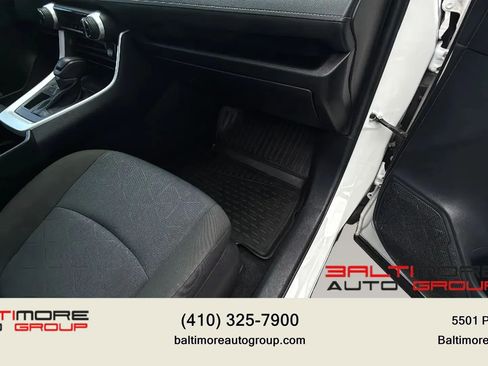 Used 2022 Toyota RAV4 XLE w/ Convenience Package FWD image 19