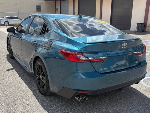 Used 2025 Toyota Camry SE w/ Multimedia Upgrade Package image 5