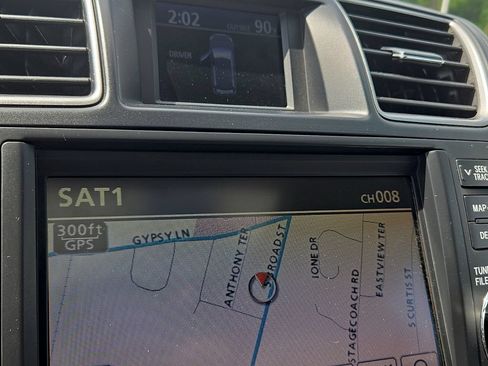 Used 2012 Toyota Highlander Limited w/ Tow Pkg AWD/4WD image 18
