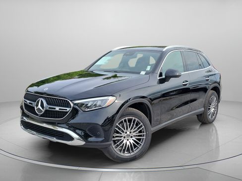 Certified 2026 Mercedes-Benz GLC 300 image 2