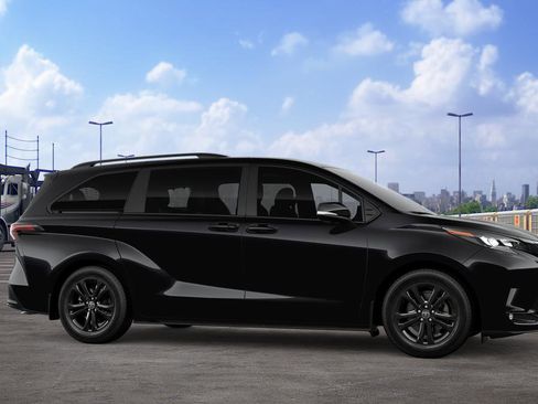 New 2026 Toyota Sienna XSE image 13