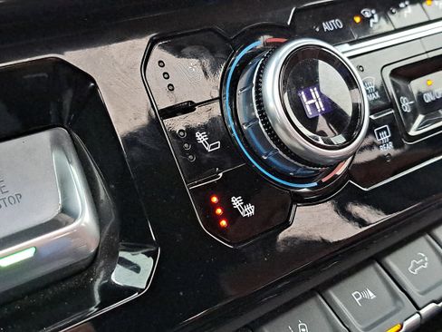 Certified 2024 GMC Sierra 3500 Denali Ultimate image 20