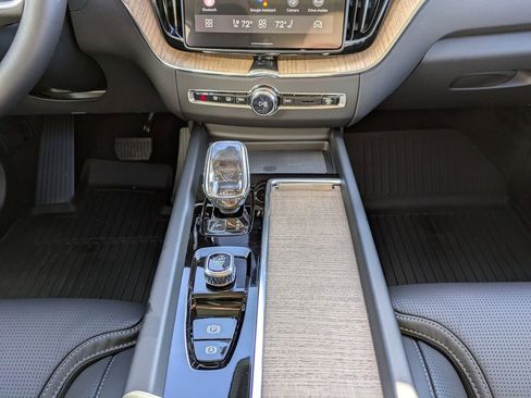 New 2026 Volvo XC60 B5 Ultra w/ Protection Package Premier image 18