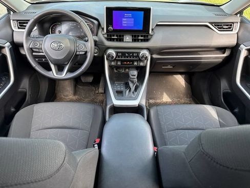 Used 2024 Toyota RAV4 XLE w/ Convenience Package AWD/4WD image 18