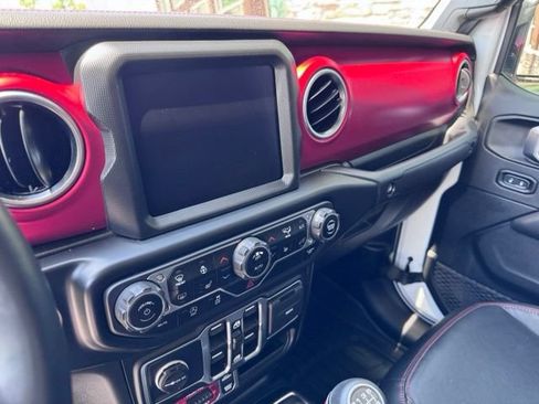 Used 2021 Jeep Gladiator Rubicon w/ Dual Top Group AWD/4WD image 34