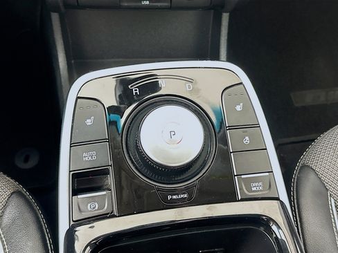 Used 2022 Kia Niro EX w/ Cold Weather Package image 25
